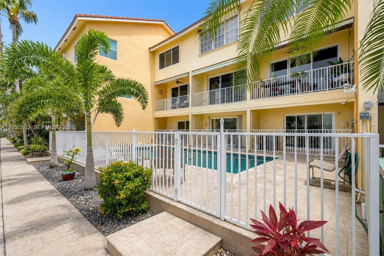 4234 N Ocean Dr, Hollywood, FL 33019 photo 9