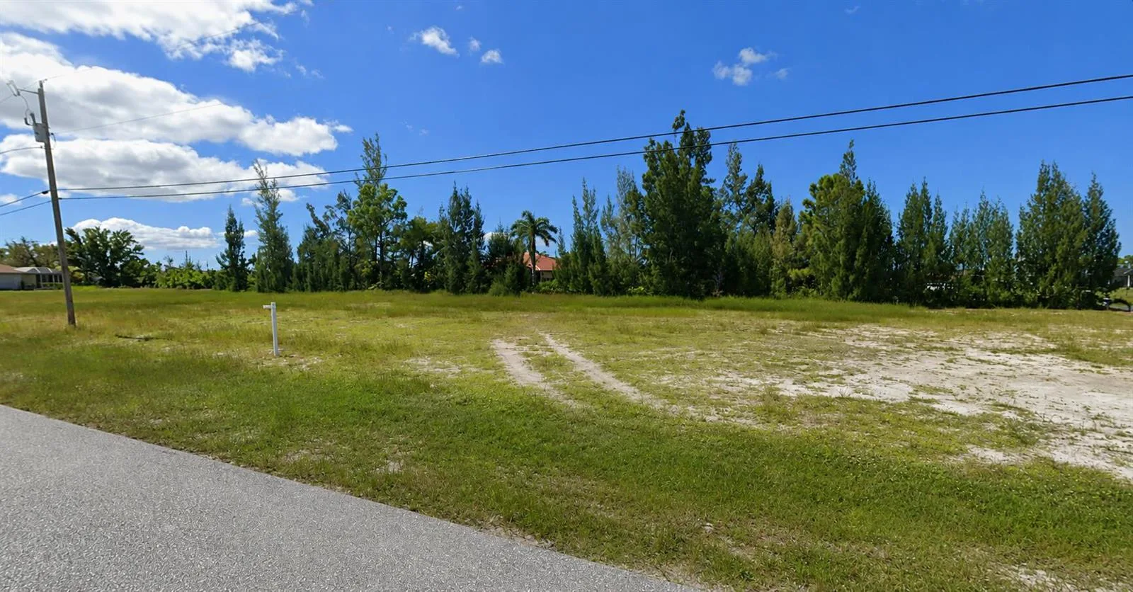 824 NE 23rd Terrace, Cape Coral, FL 33909