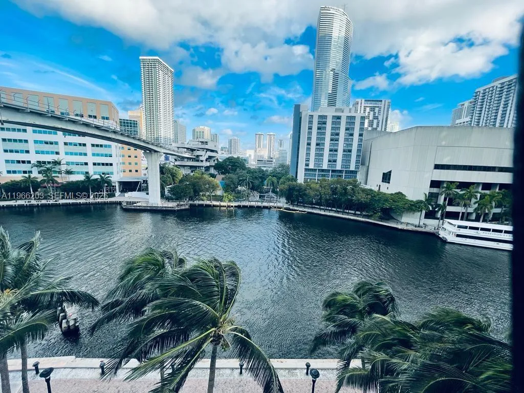 31 SE 5th St # 601, Miami, FL 33131
