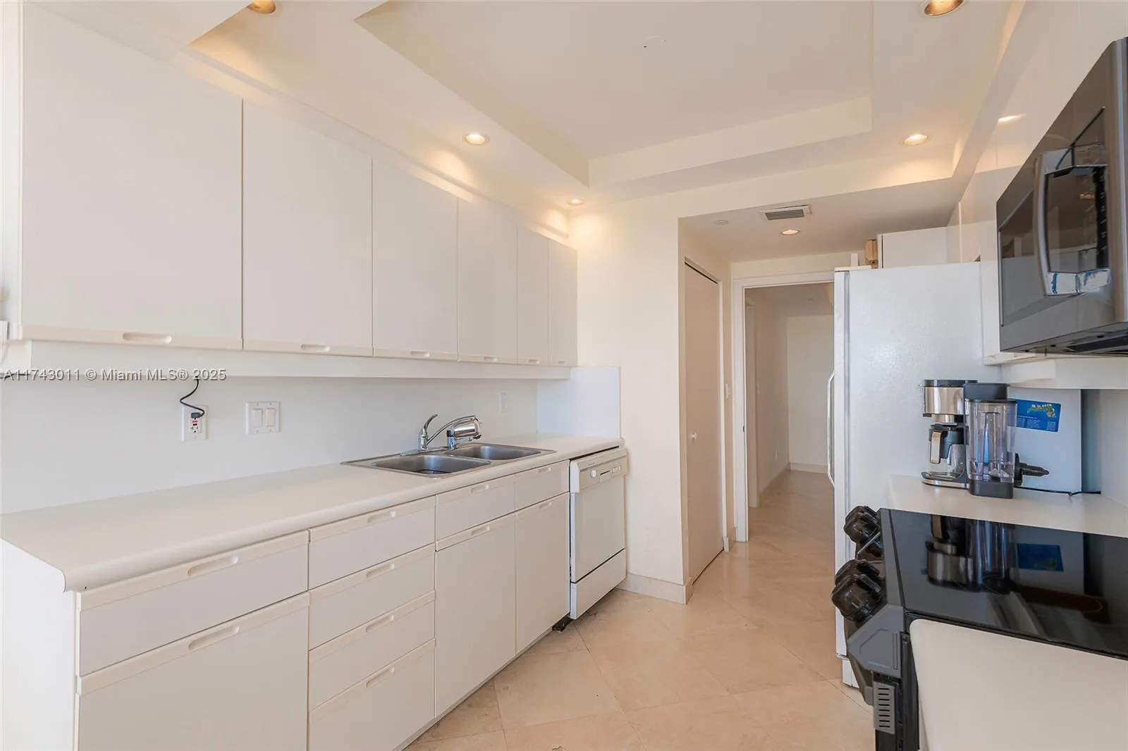 2000 Island Blvd # 1708, Aventura, FL 33160 photo 13