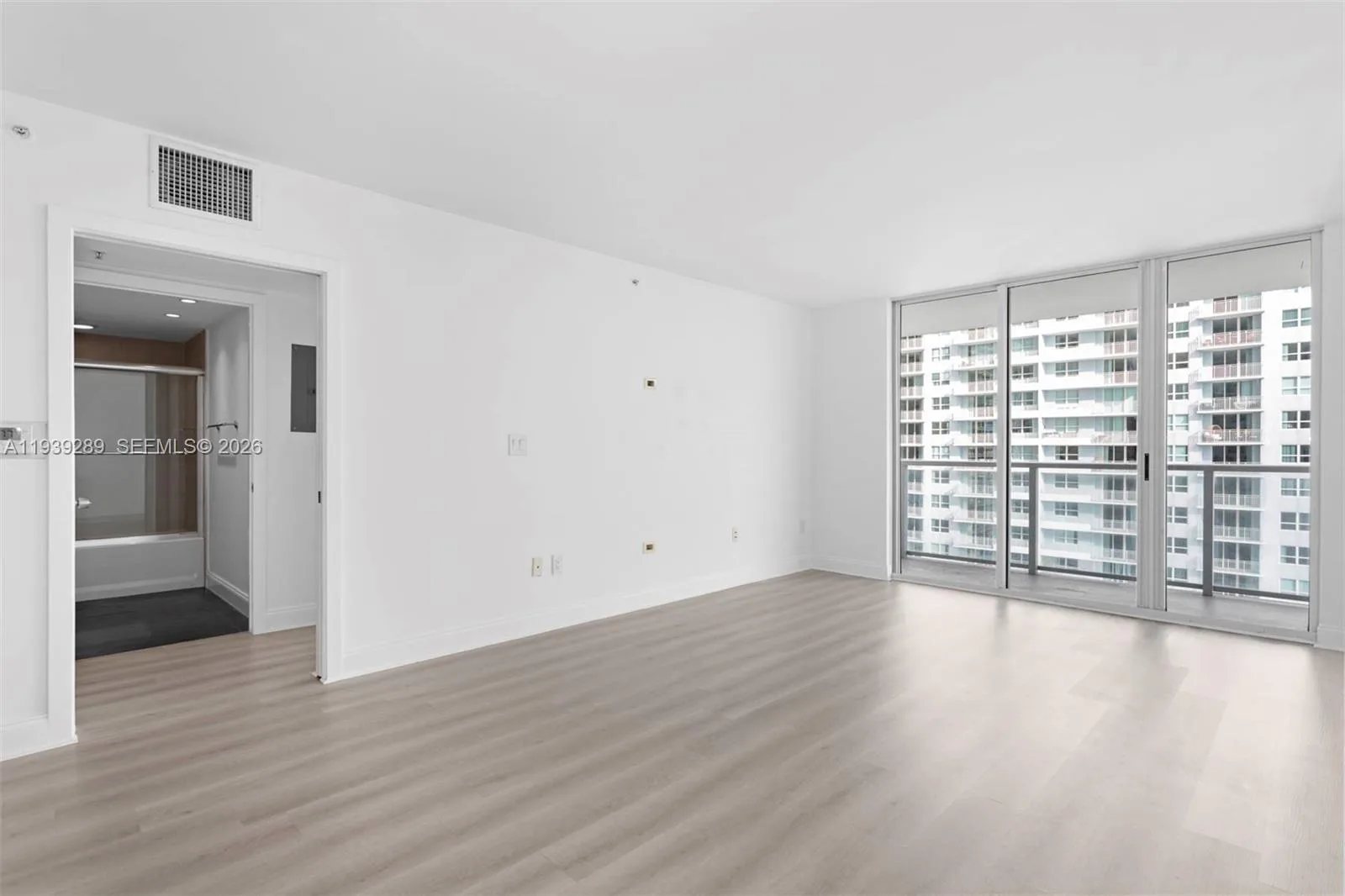 1155 Brickell Bay Dr # 2206, Miami, FL 33131 photo 12