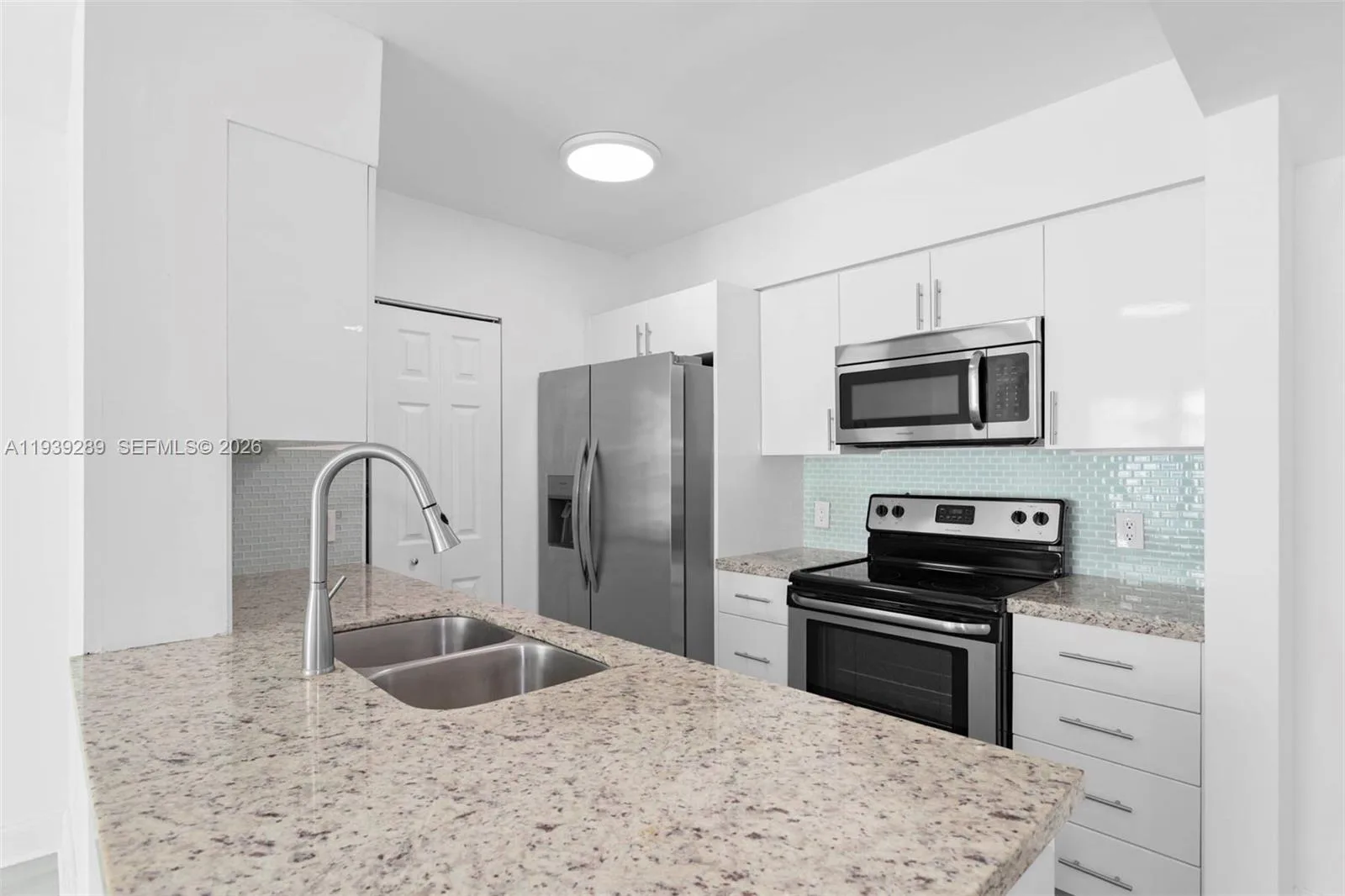 1155 Brickell Bay Dr # 2206, Miami, FL 33131 photo 6