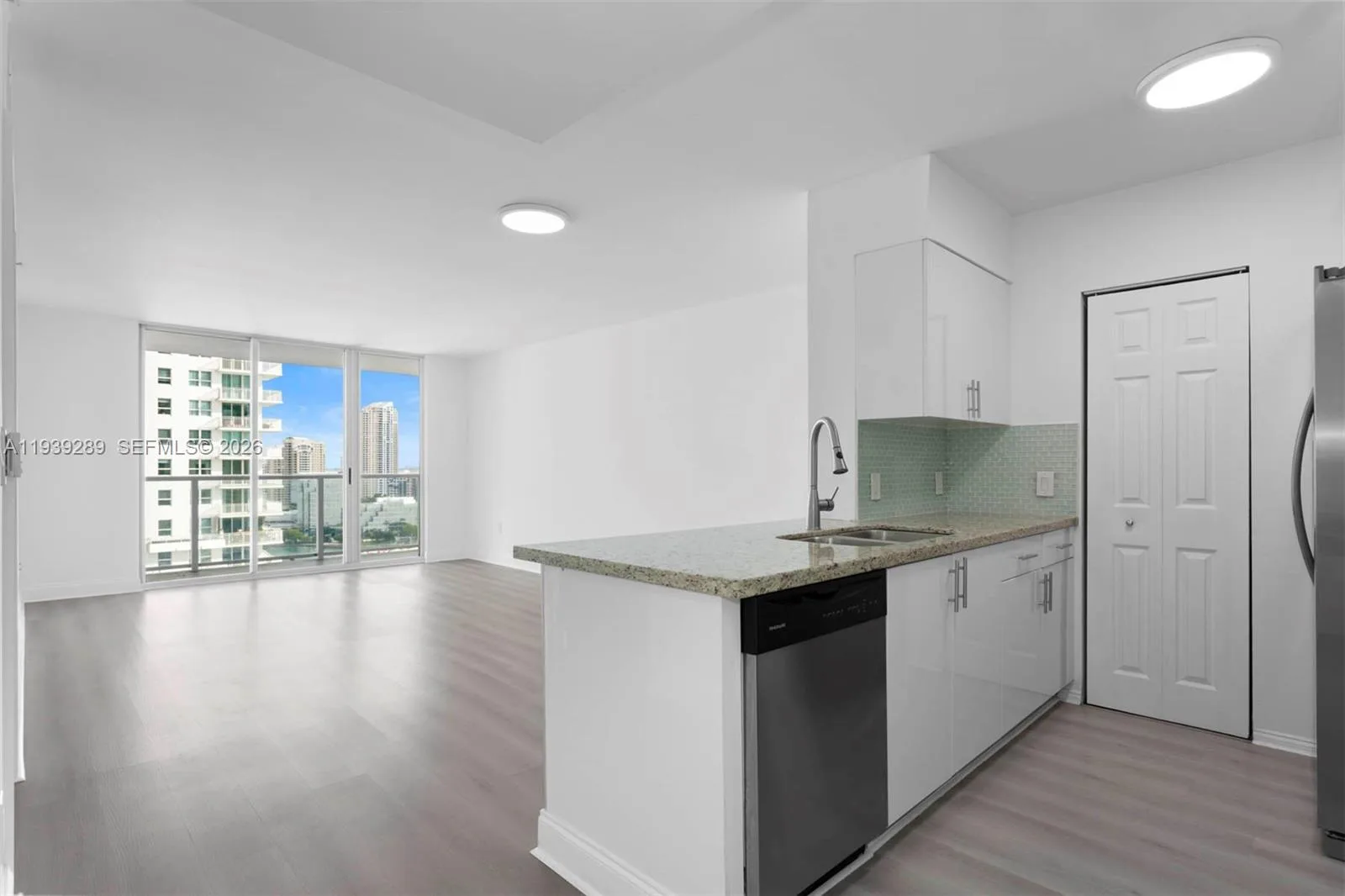 1155 Brickell Bay Dr # 2206, Miami, FL 33131 photo 9