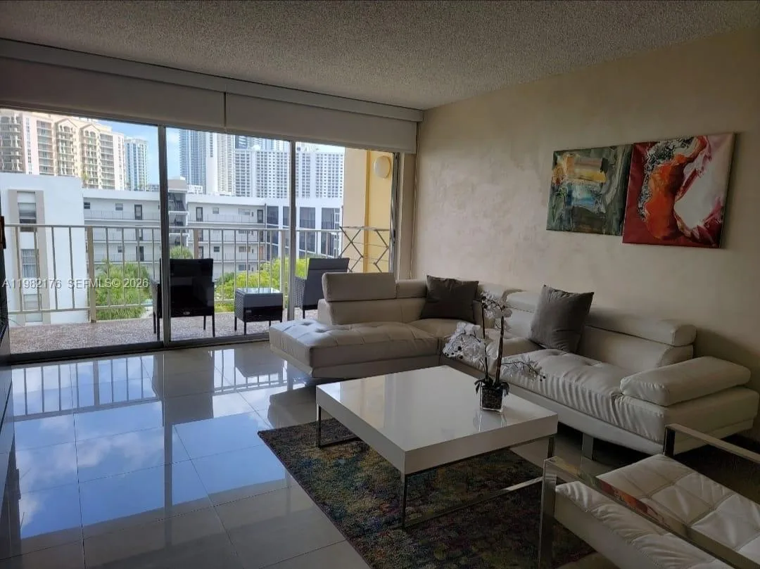 200 178th Dr # 605, Sunny Isles Beach, FL 33160 photo 4