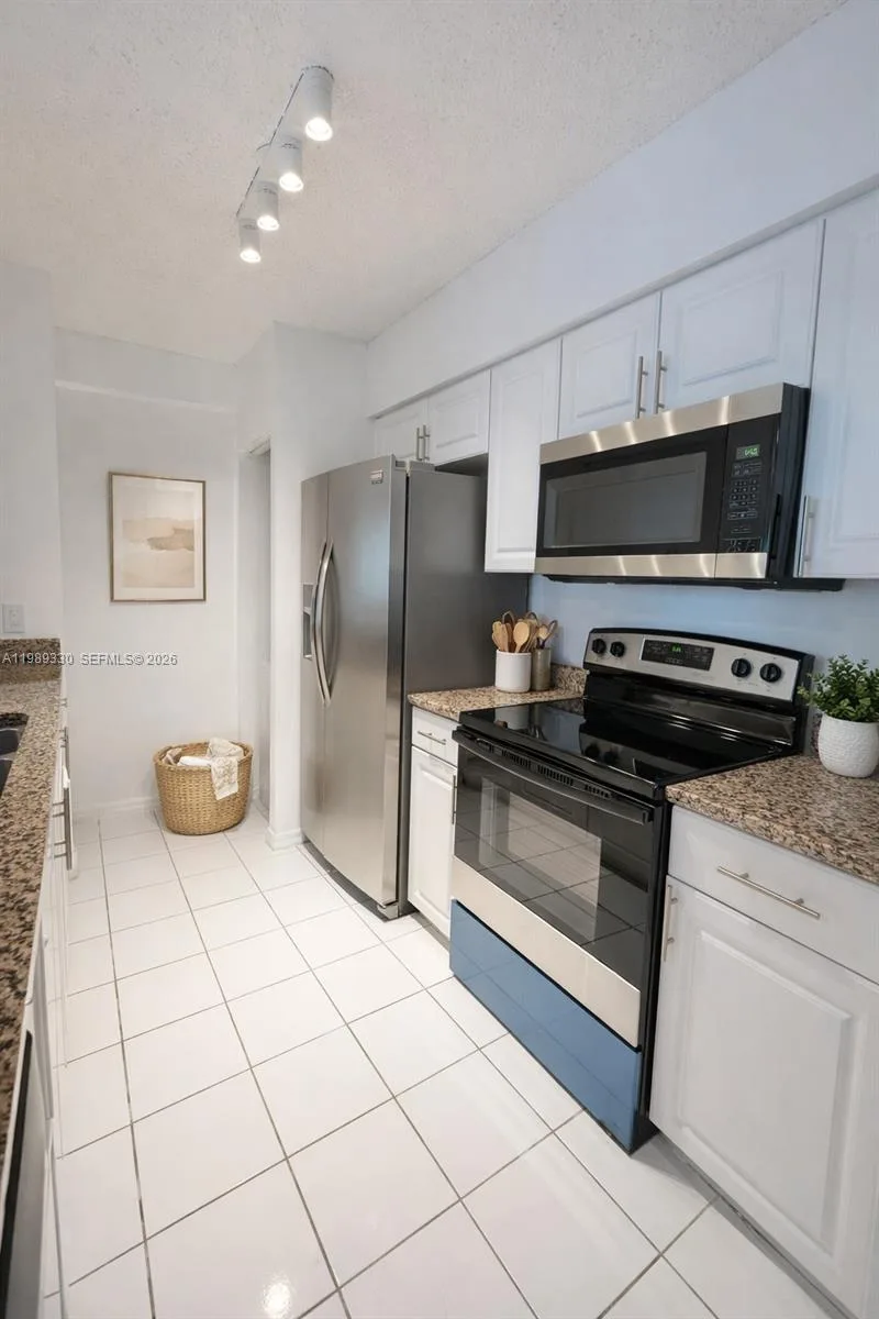 1155 Brickell Bay Dr # 1705, Miami, FL 33131 photo 10