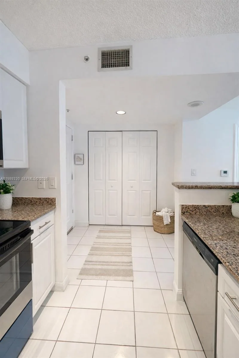 1155 Brickell Bay Dr # 1705, Miami, FL 33131 photo 12