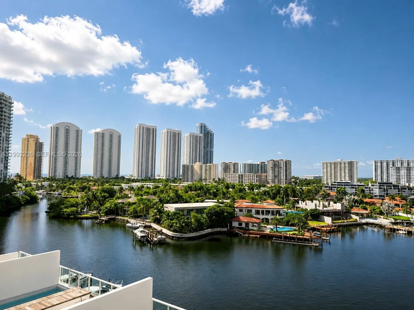 400 Sunny Isles Blvd # 819, Sunny Isles Beach, FL 33160