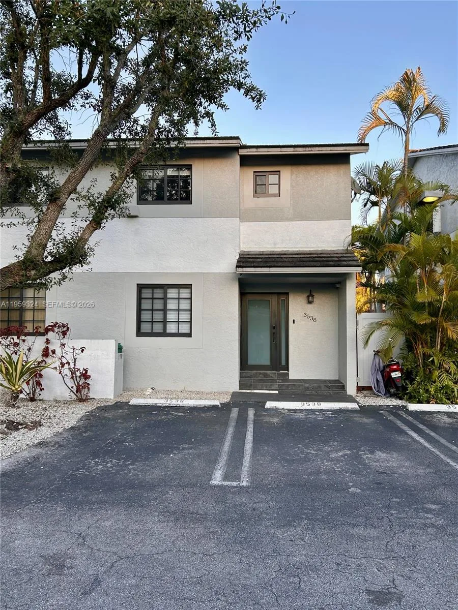 3538 SW 17th St # 1B, Miami, FL 33145 photo 2