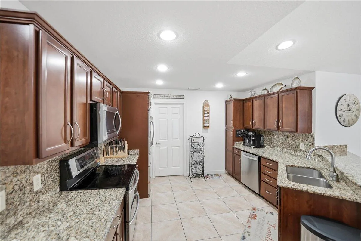 130 Mediterranean Boulevard N, Port St. Lucie, FL 34952 photo 5