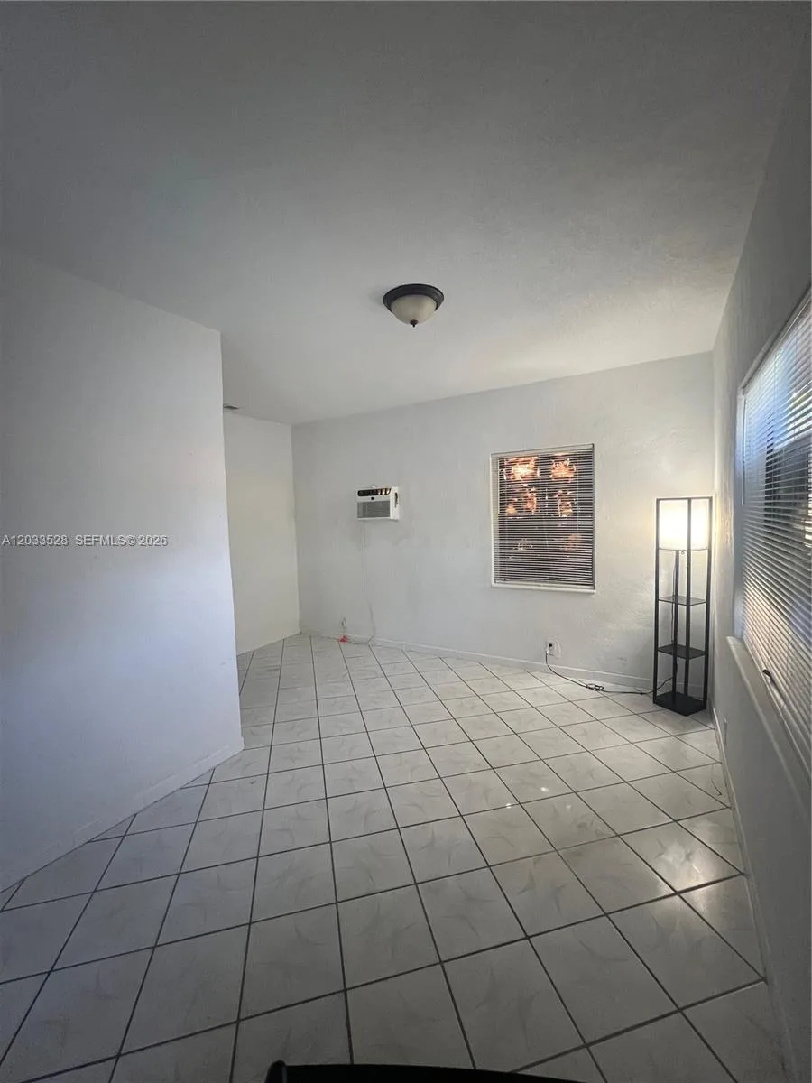 1060 NW 116th St # 4, Miami, FL 33168 — zdjęcie 2