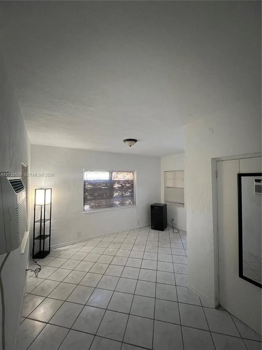 1060 NW 116th St # 4, Miami, FL 33168 — zdjęcie 3