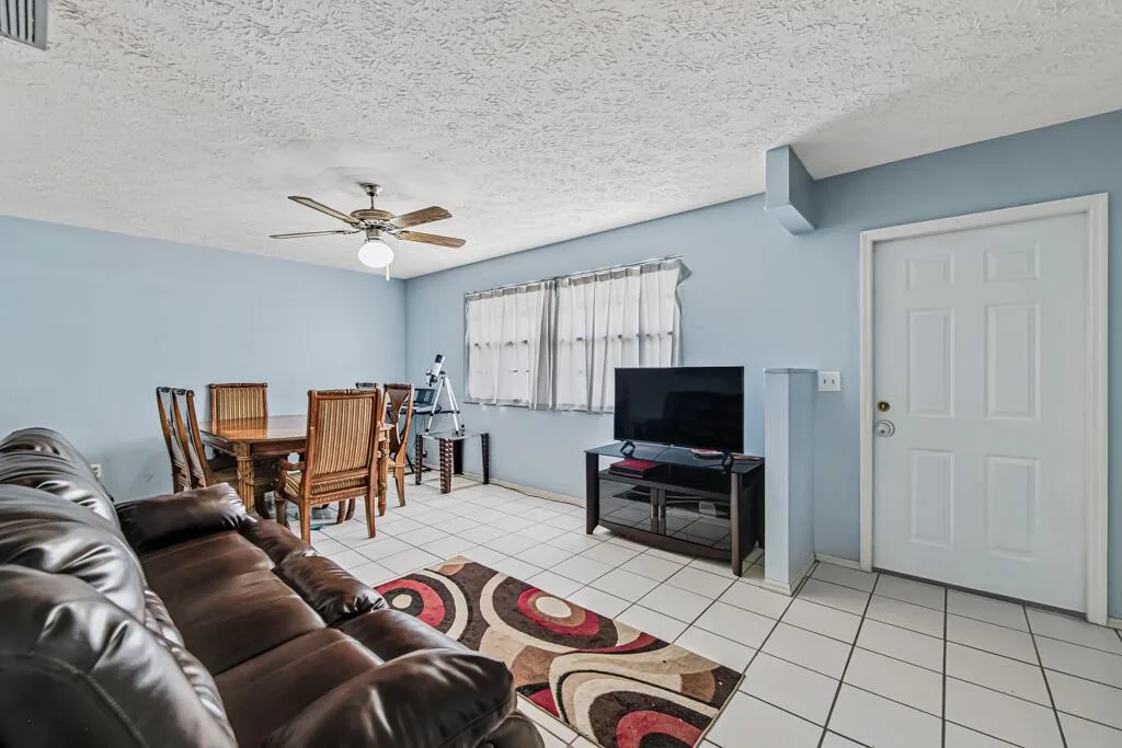 366 SE Lancaster Avenue, Port St. Lucie, FL 34984 photo 5