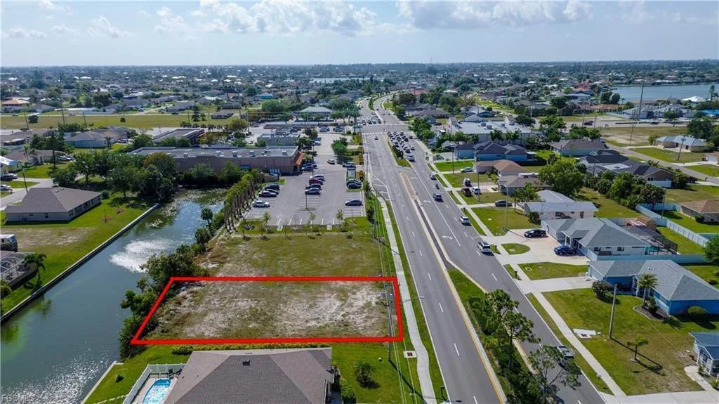 136 NICHOLAS Parkway W, Cape Coral, FL 33990 photo 6