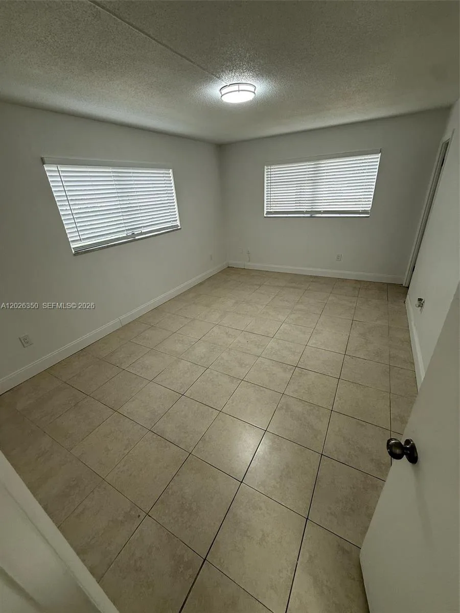 15221 NE 6th Ave # A111, Miami, FL 33162
