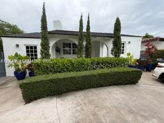 2451 SW 25th St, Miami, FL 33133