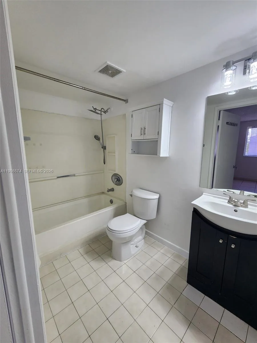 6195 NW 186th St # 309, Hialeah, FL 33015 photo 11