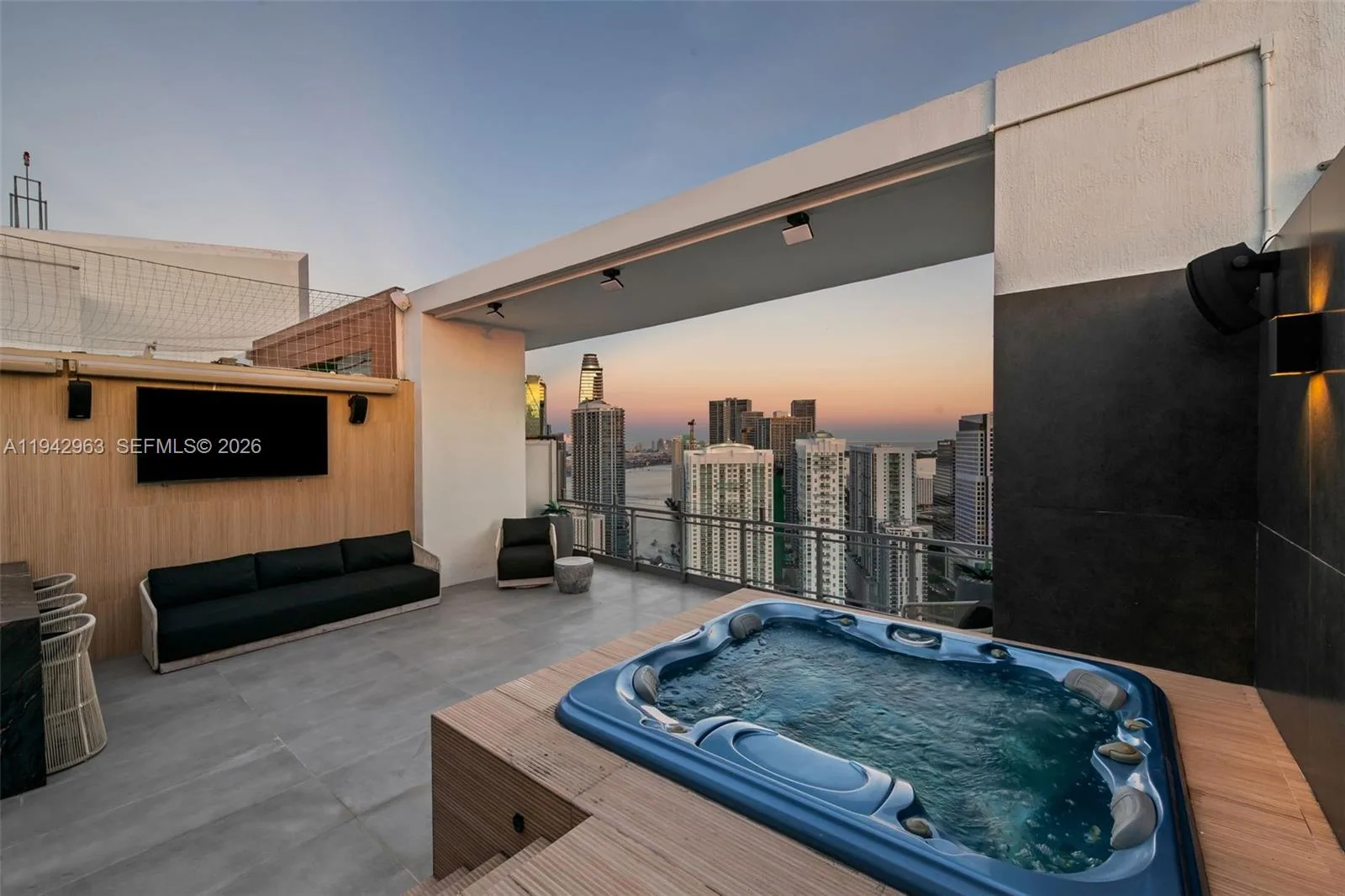 IVY at Riverfront Unit PH-15 at 90 SW 3rd St # PH-15, Miami, FL 33130 — photo 1