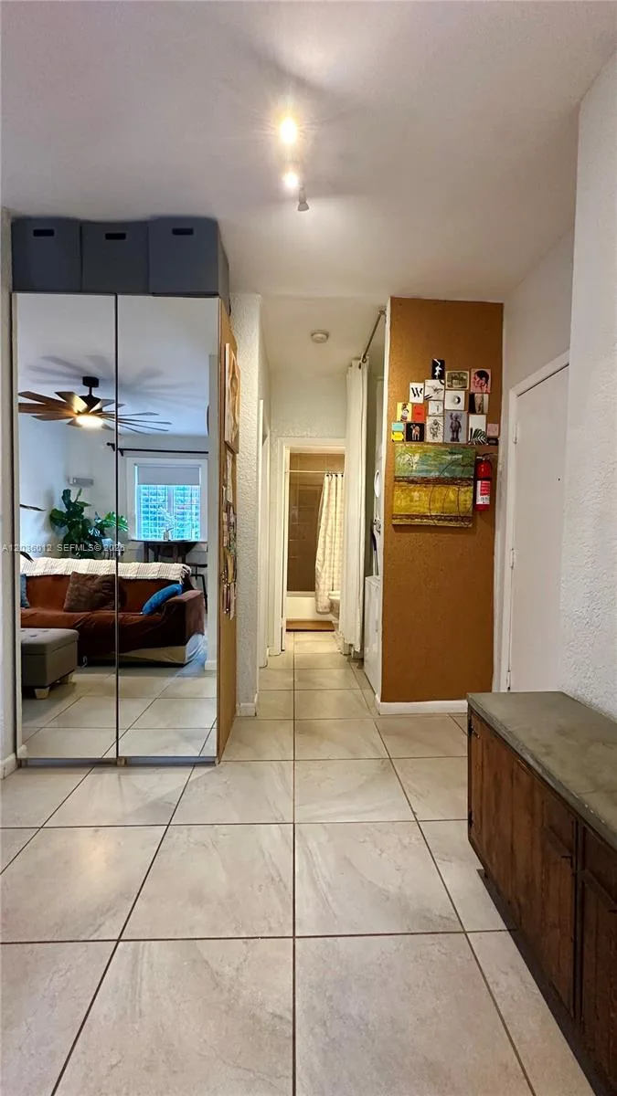 842 Meridian Ave # 1E, Miami Beach, FL 33139 photo 2