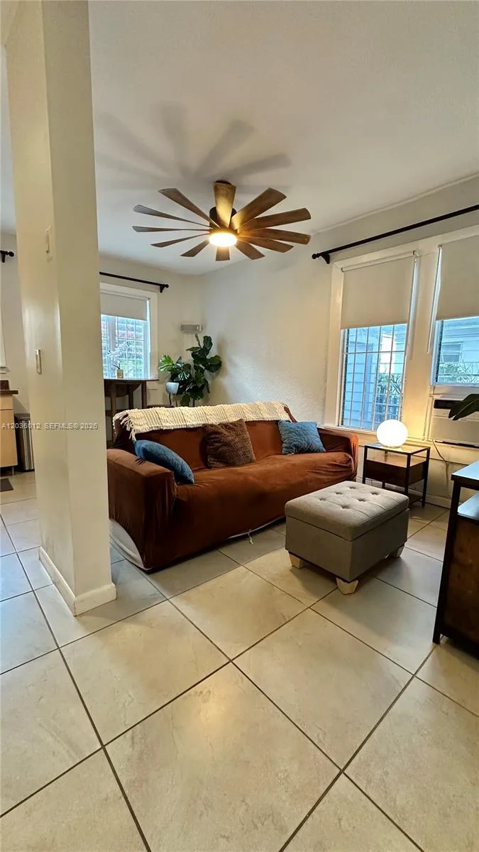 842 Meridian Ave # 1E, Miami Beach, FL 33139 photo 3