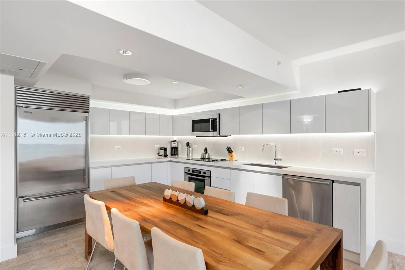 102 24th St # 1219, Miami Beach, FL 33139 photo 4