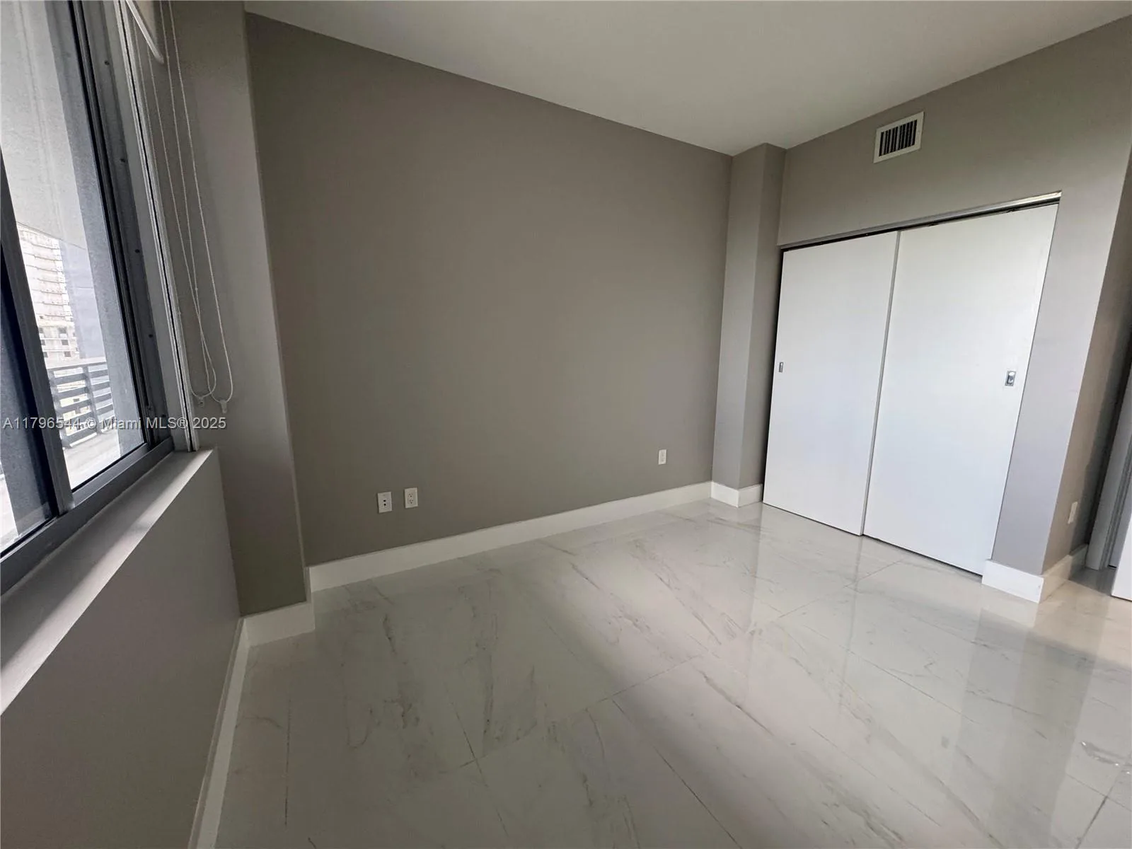 16385 Biscayne Blvd # 1806 +1 parking, North Miami Beach, FL 33160 photo 12