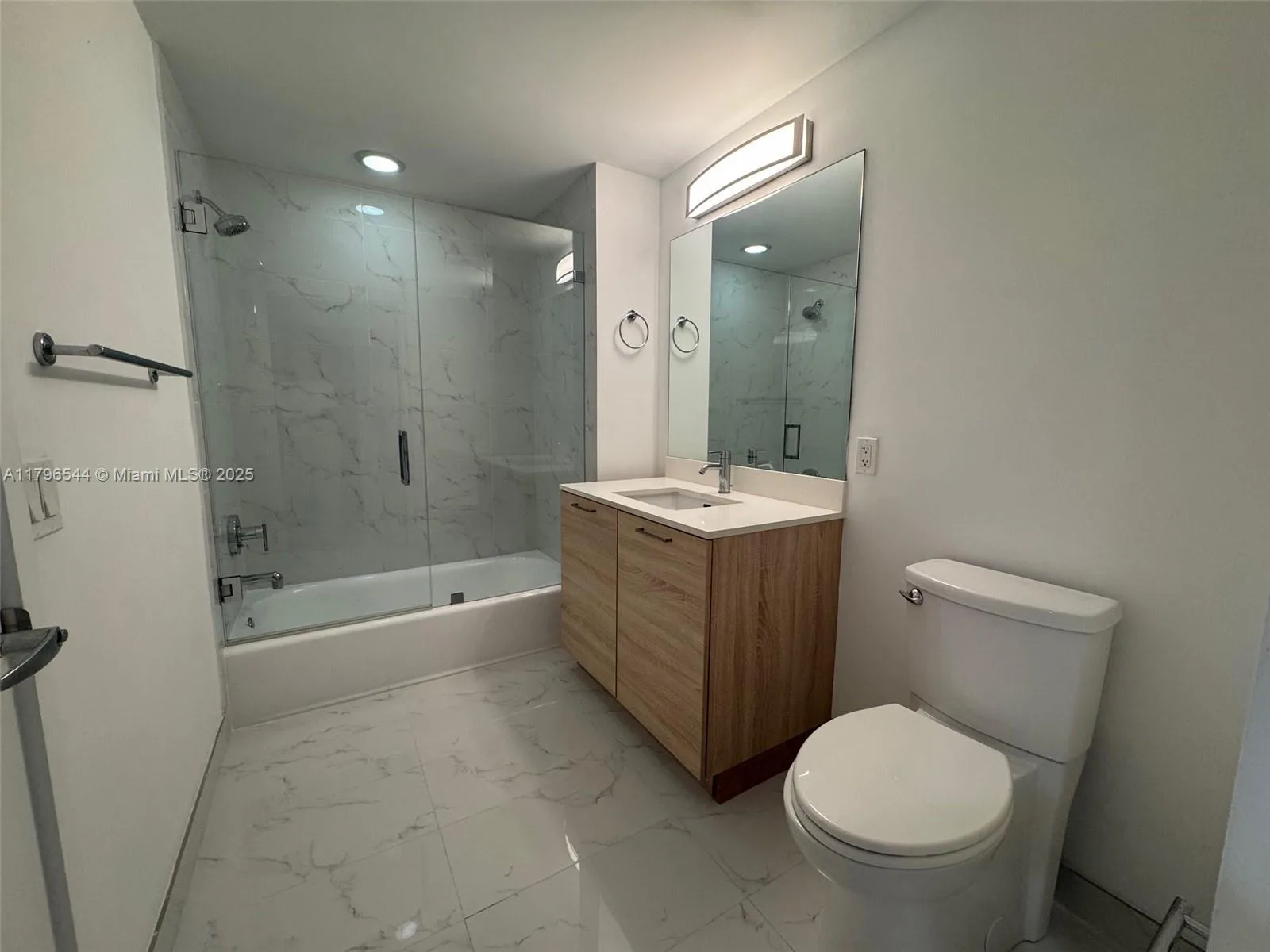 16385 Biscayne Blvd # 1806 +1 parking, North Miami Beach, FL 33160 photo 13