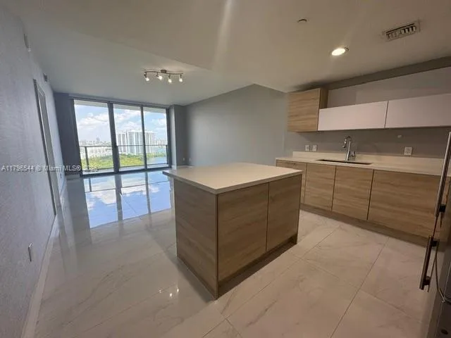 16385 Biscayne Blvd # 1806 +1 parking, North Miami Beach, FL 33160 photo 5