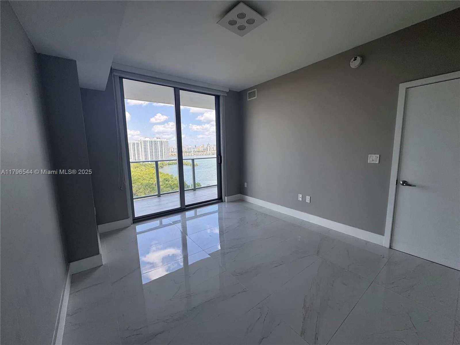 16385 Biscayne Blvd # 1806 +1 parking, North Miami Beach, FL 33160 photo 7