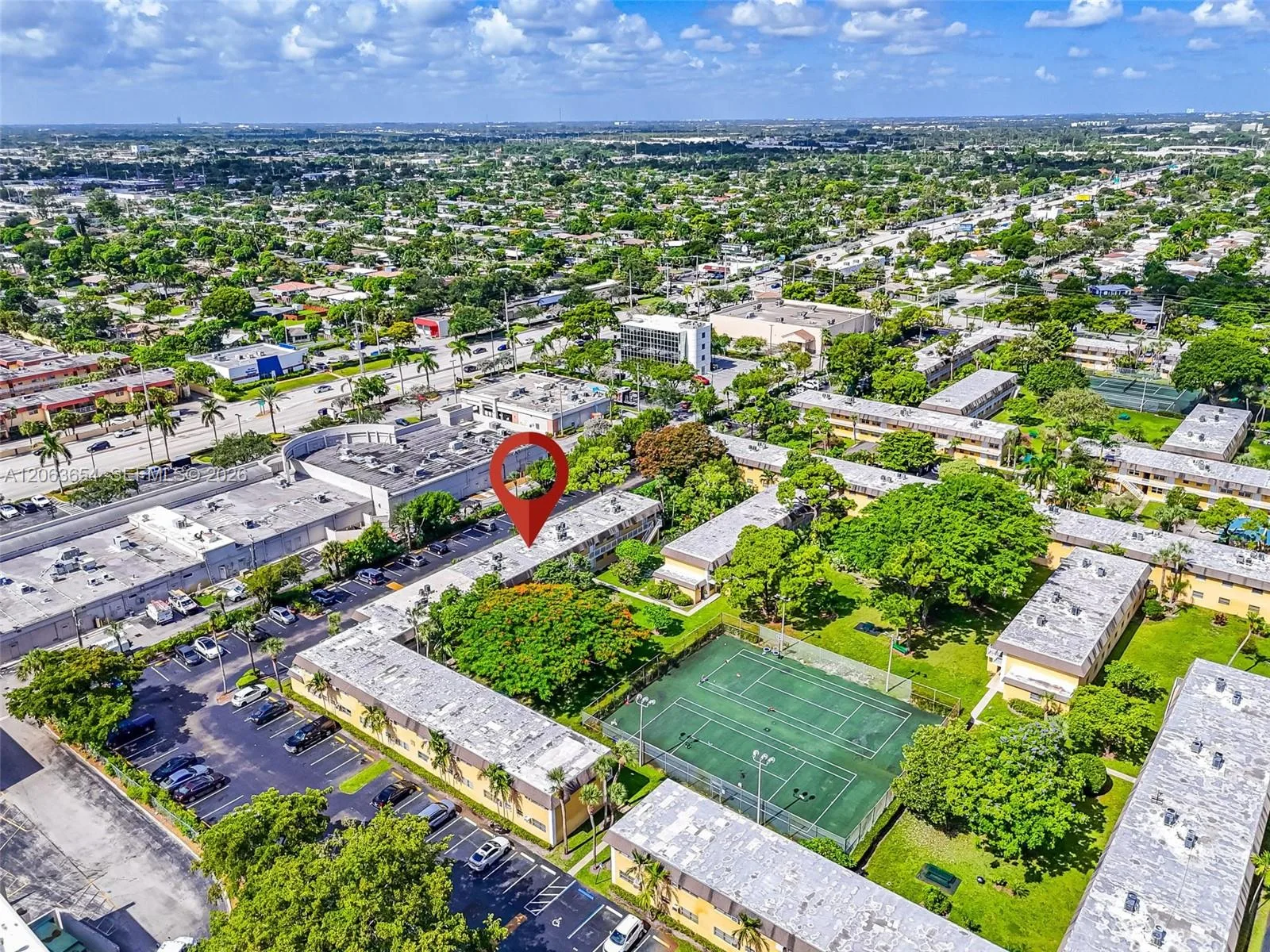 5168 NE 6th Ave # 416, Oakland Park, FL 33334