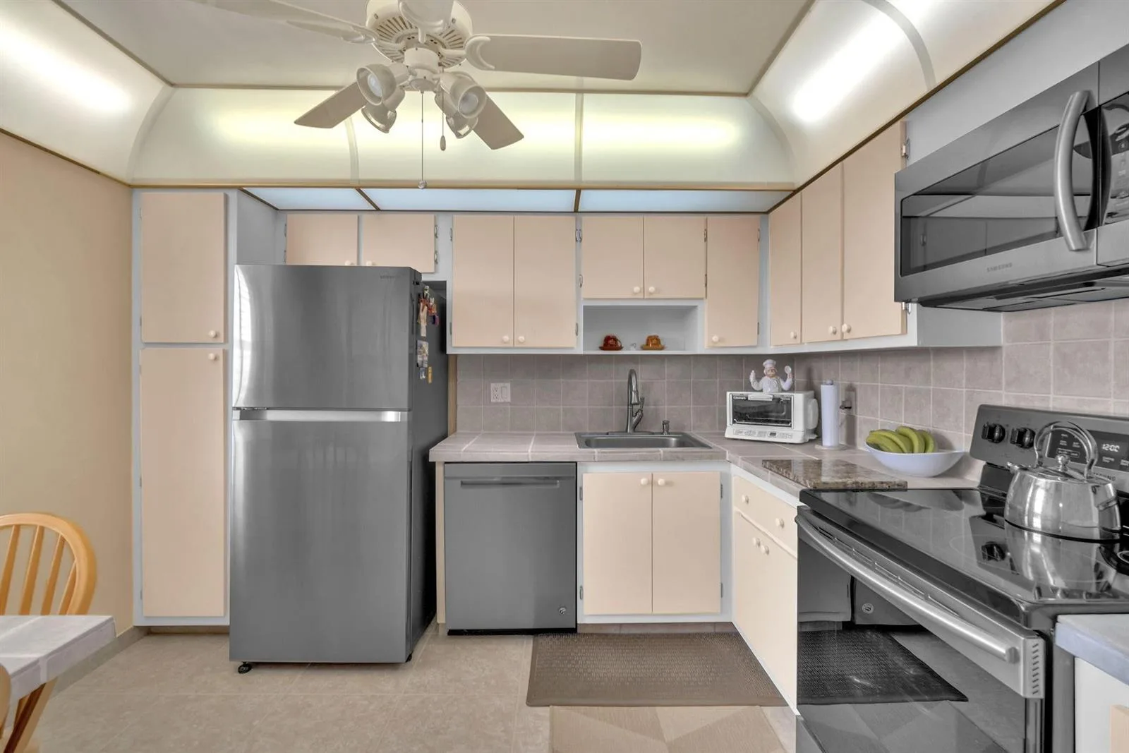 605 Oaks Drive # 907, Pompano Beach, FL 33069