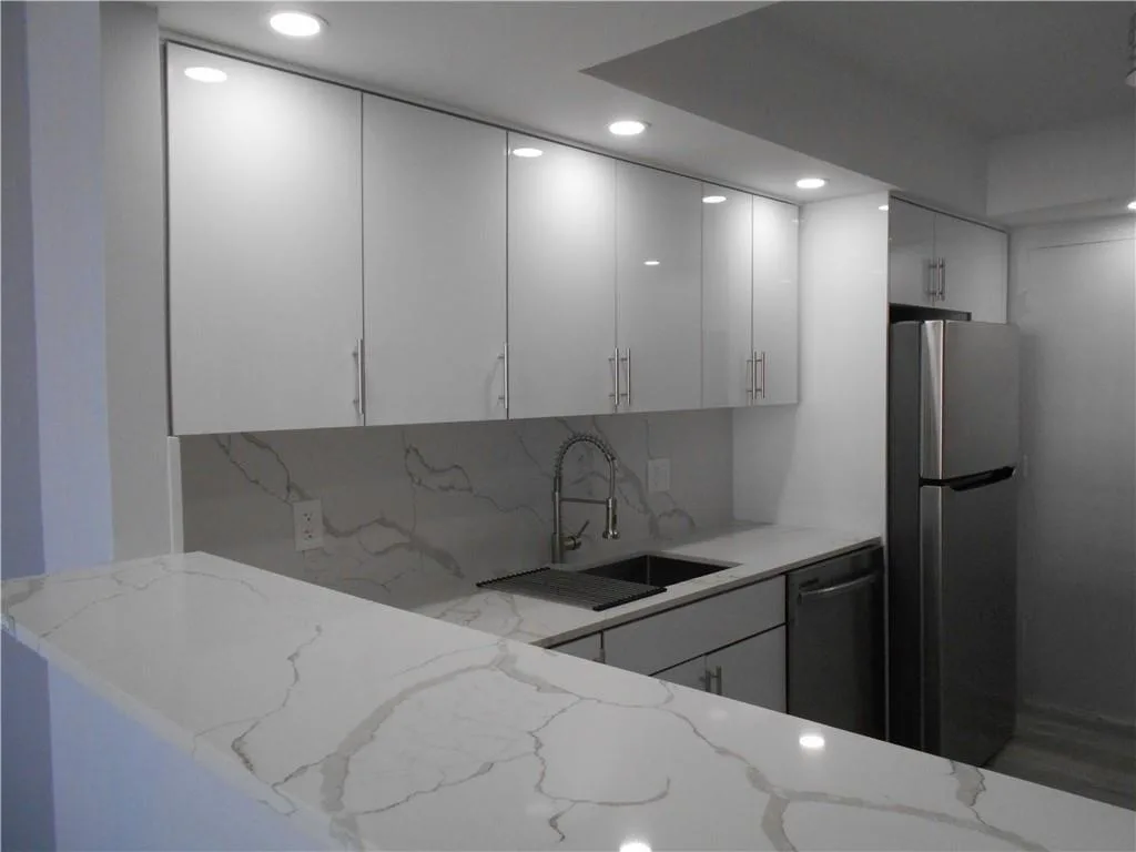 1301 NE MIAMI GARDENS Drive # 723W, Miami, FL 33179
