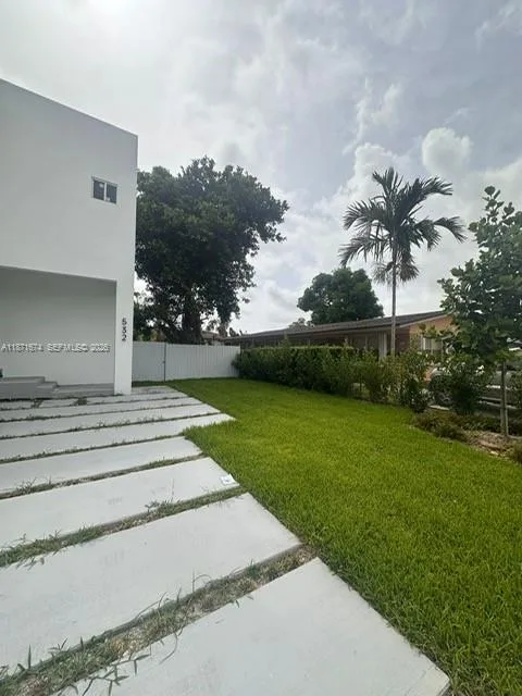 532 NW 17th Ave, Fort Lauderdale, FL 33311 photo 2