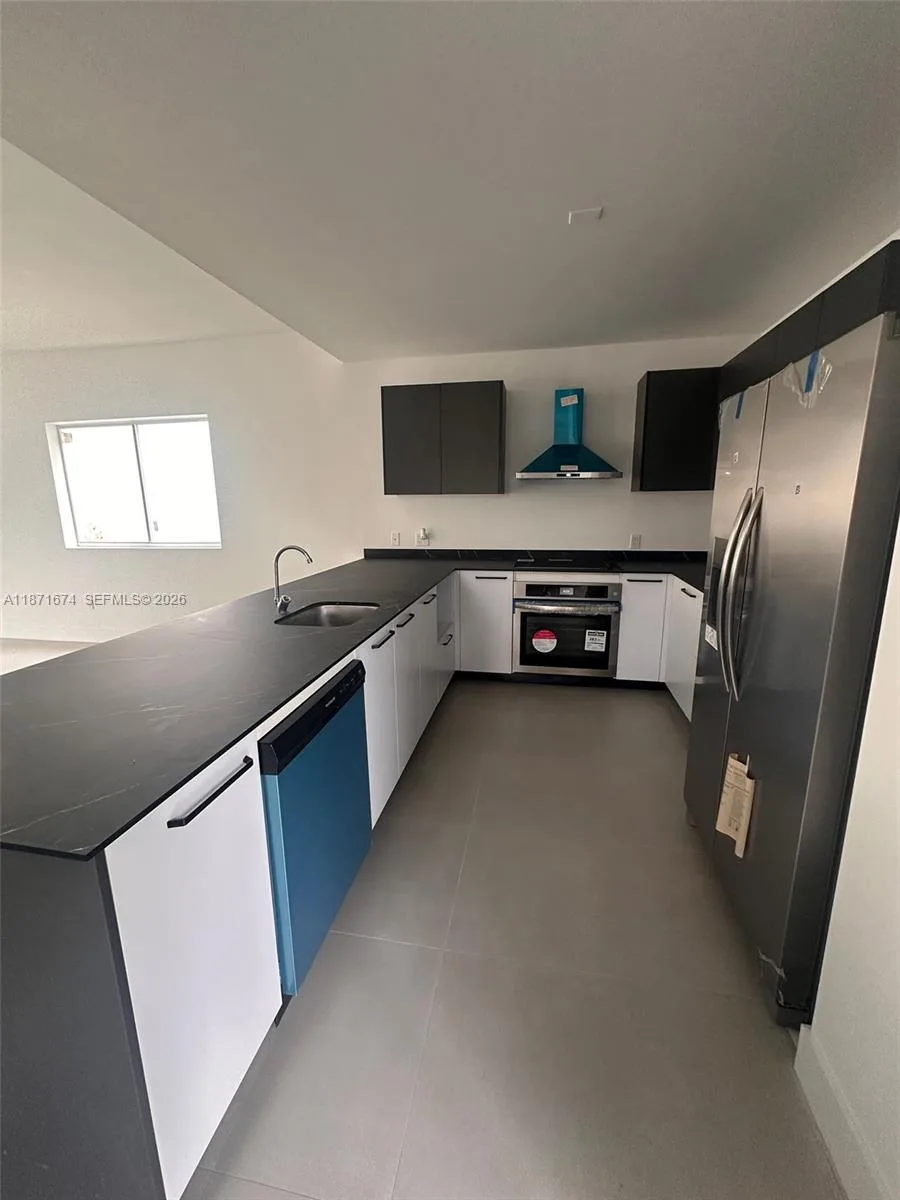 532 NW 17th Ave, Fort Lauderdale, FL 33311 photo 3