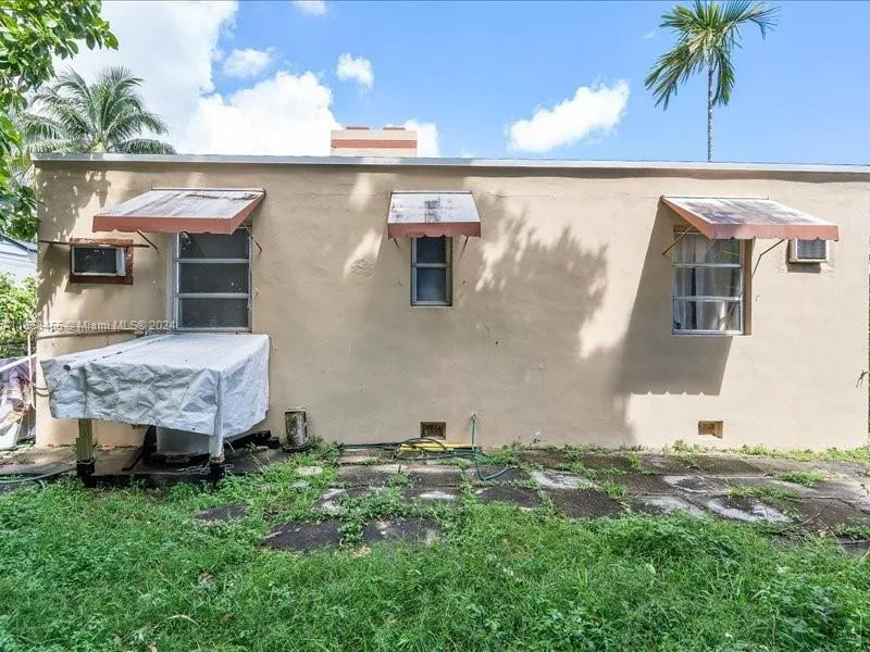 1810 NW 16th Ter, Miami, FL 33125 photo 10