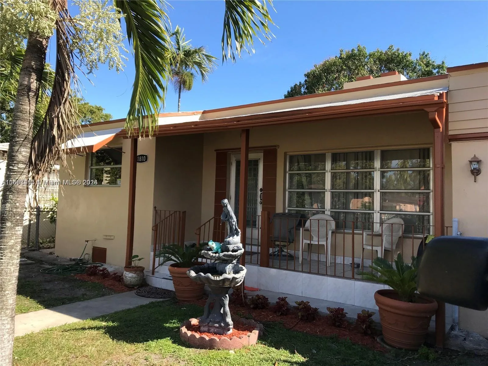 1810 NW 16th Ter, Miami, FL 33125 photo 2