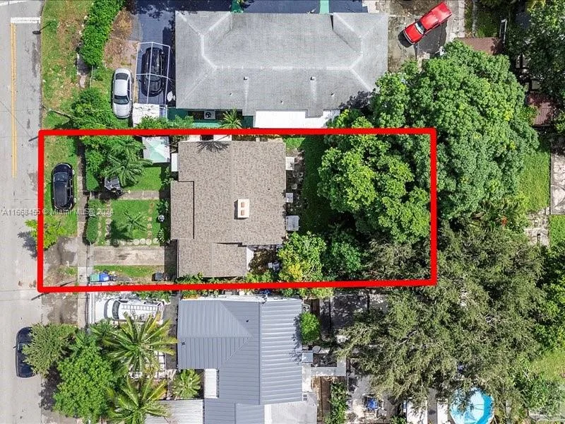 1810 NW 16th Ter, Miami, FL 33125 photo 3
