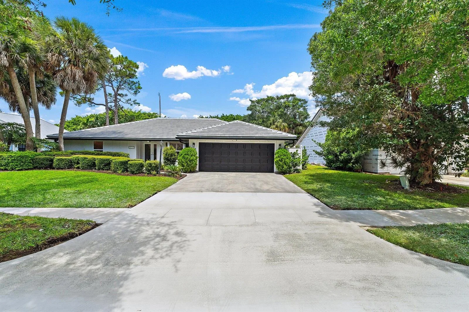 18169 Lake Bend Drive, Jupiter, FL 33458