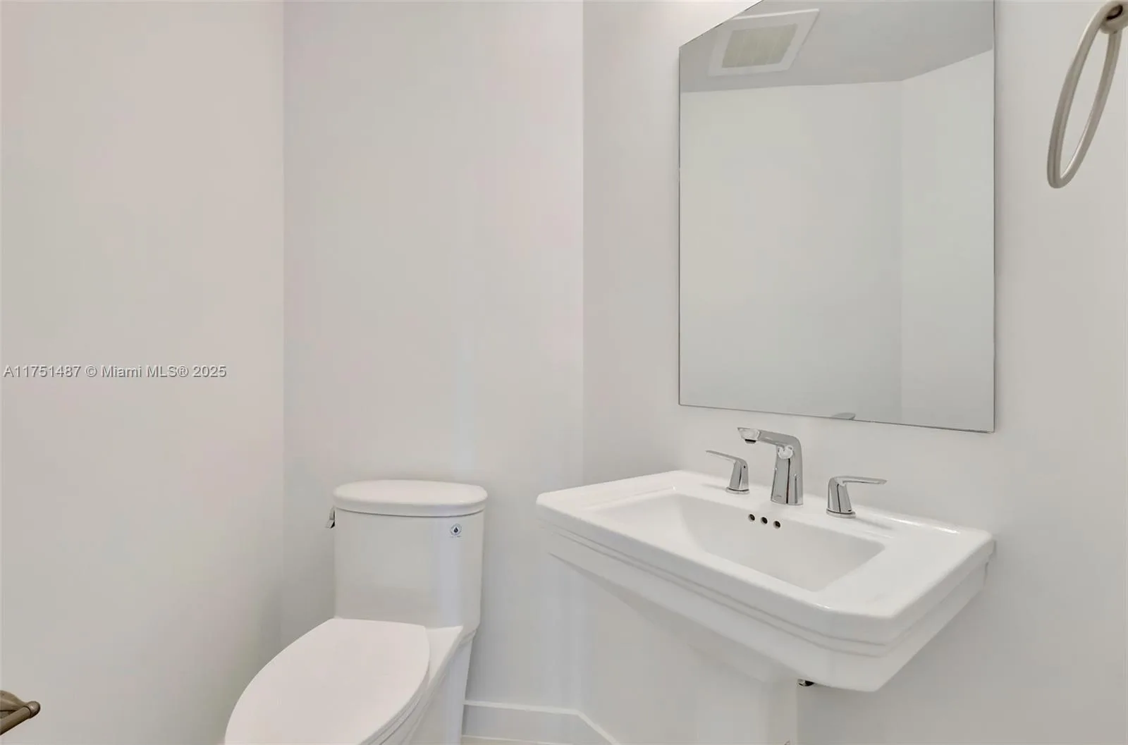 1010 SW 2nd Ave # LPH05, Miami, FL 33130 photo 10