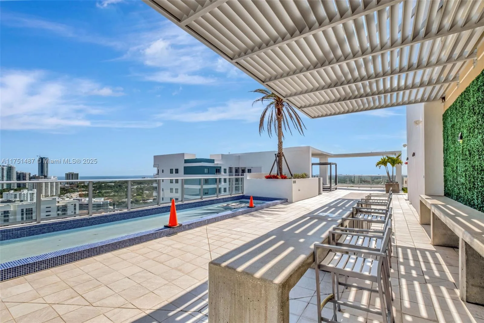 1010 SW 2nd Ave # LPH05, Miami, FL 33130 photo 3