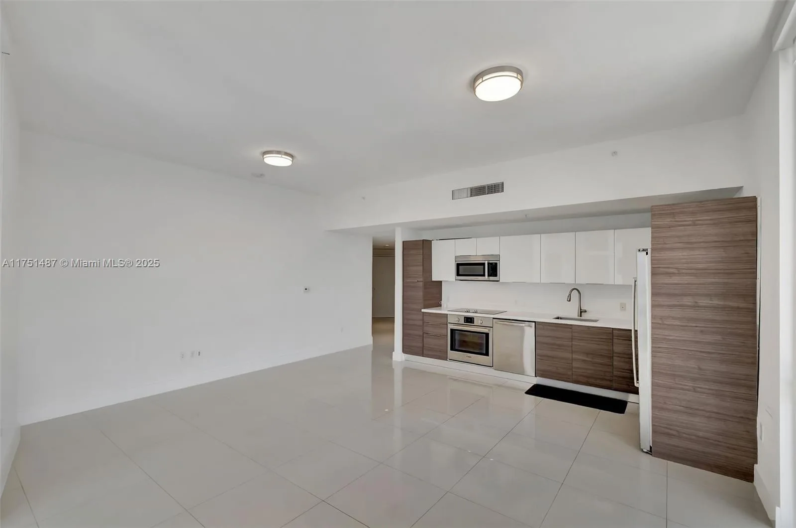 1010 SW 2nd Ave # LPH05, Miami, FL 33130 photo 8