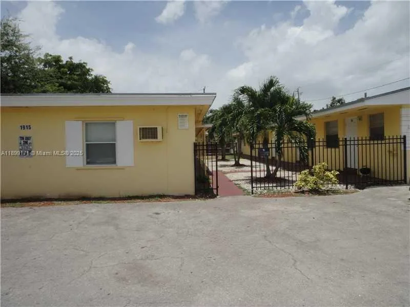 1915 Fletcher St # W2, Hollywood, FL 33020