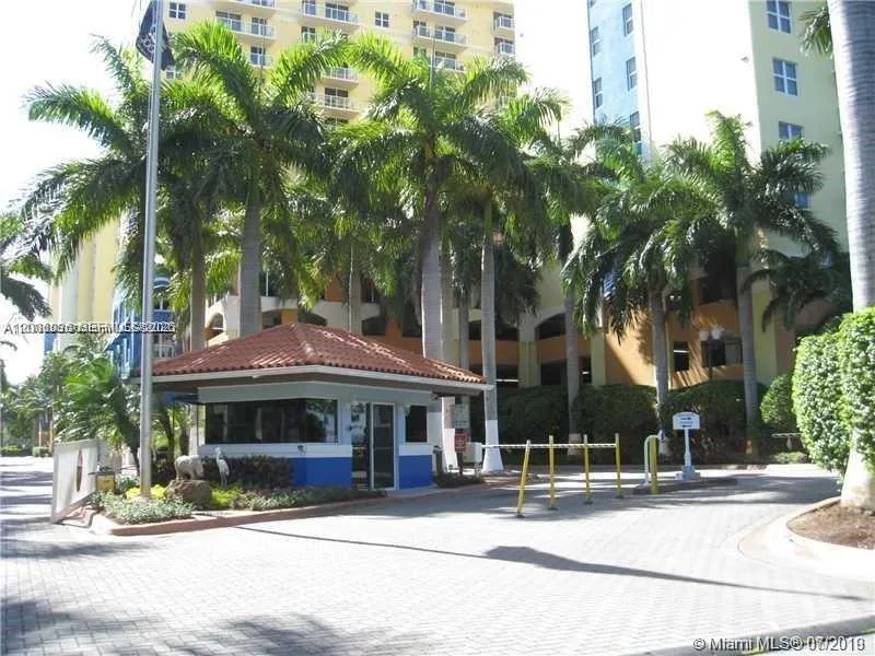 5091 NW 7th St # 807, Miami, FL 33126 photo 10