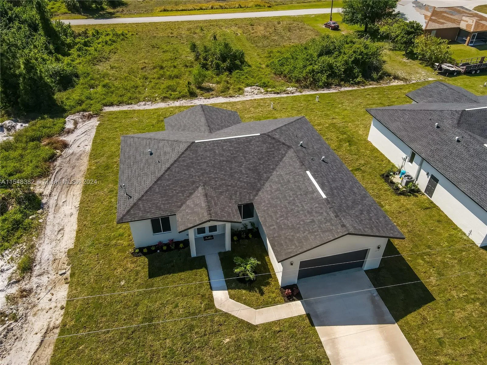1038 Capetown AVE, Lehigh Acres, FL 33974 photo 3