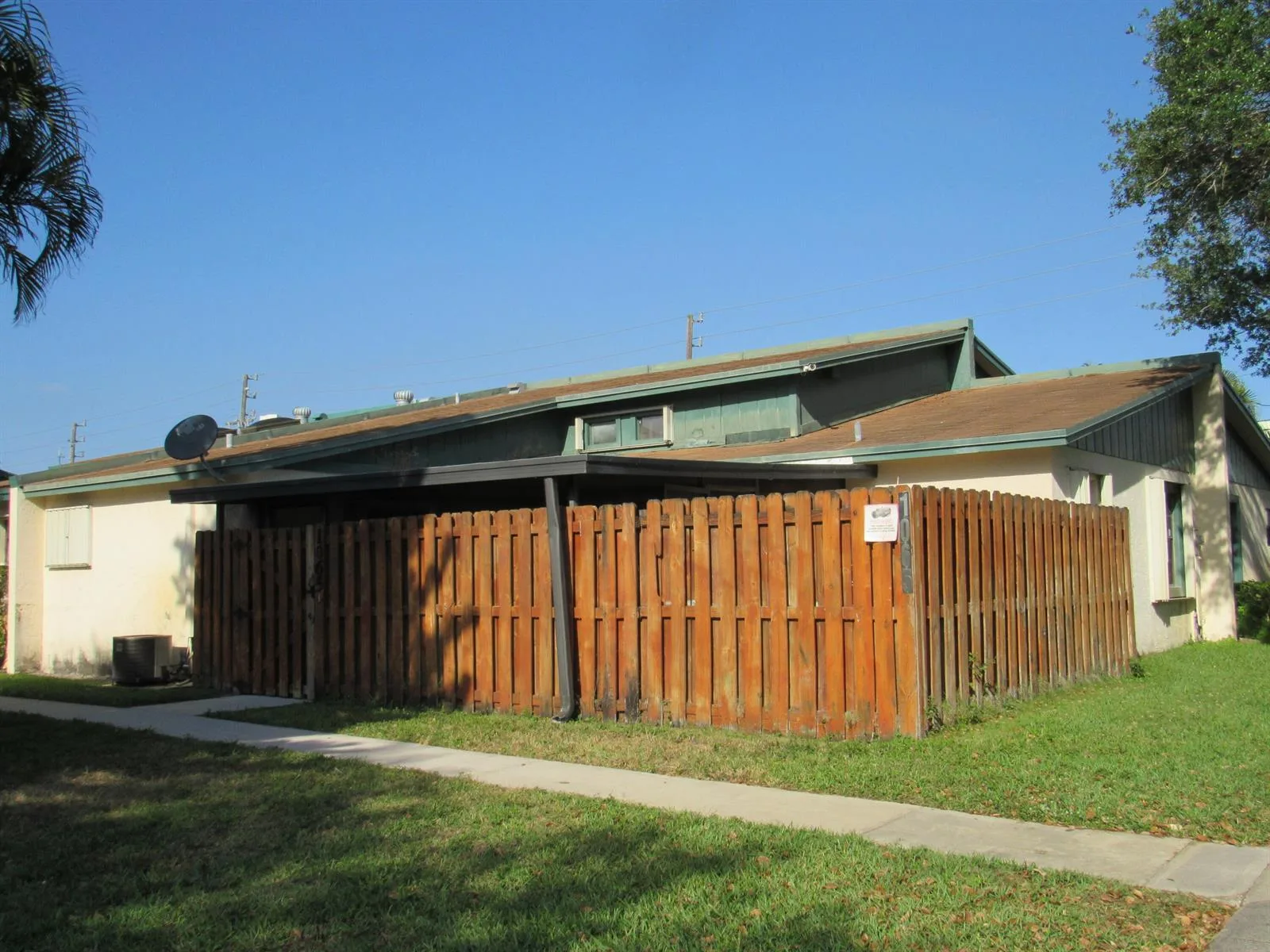 1065 Manor Drive, Palm Springs, FL 33461