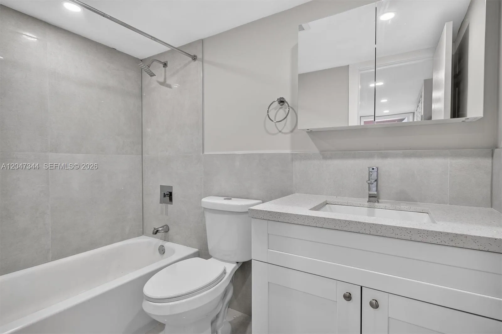 10080 NW 9th St Cir # 204, Miami, FL 33172 photo 4