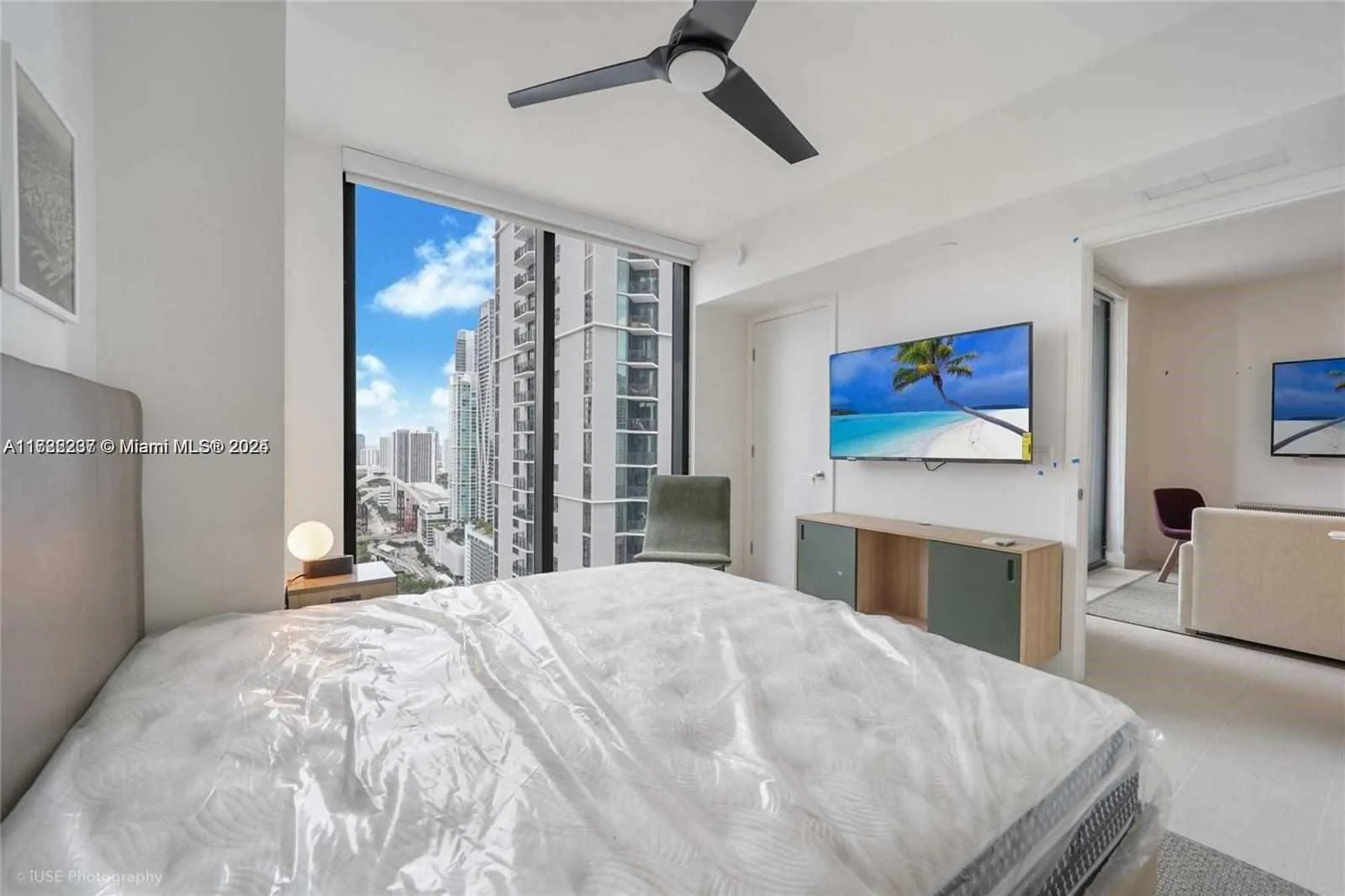 159 NE 6 # 3913, Miami, FL 33132 photo 4