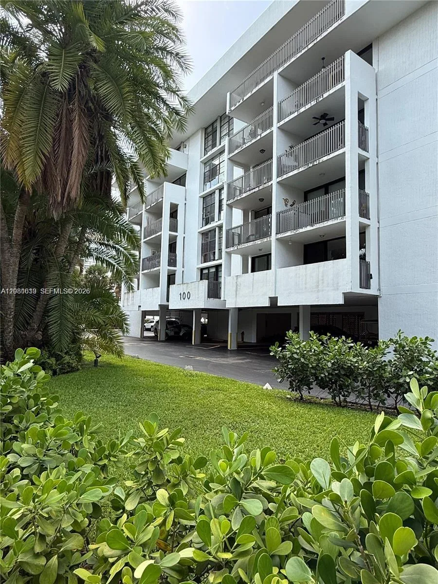100 Ocean Lane Dr # 303, Key Biscayne, FL 33149