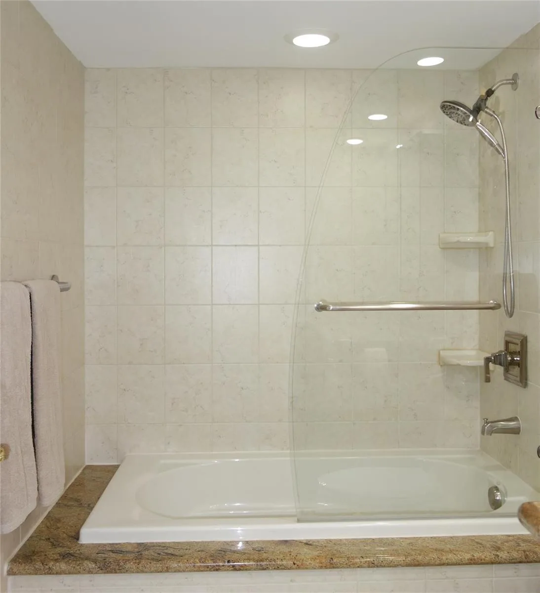 625 Oaks Drive # 302, Pompano Beach, FL 33069 photo 8