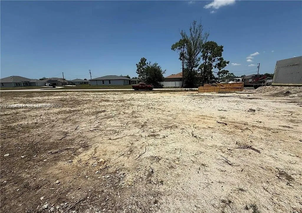 2208 NE 39th TER, Cape Coral, FL 33909
