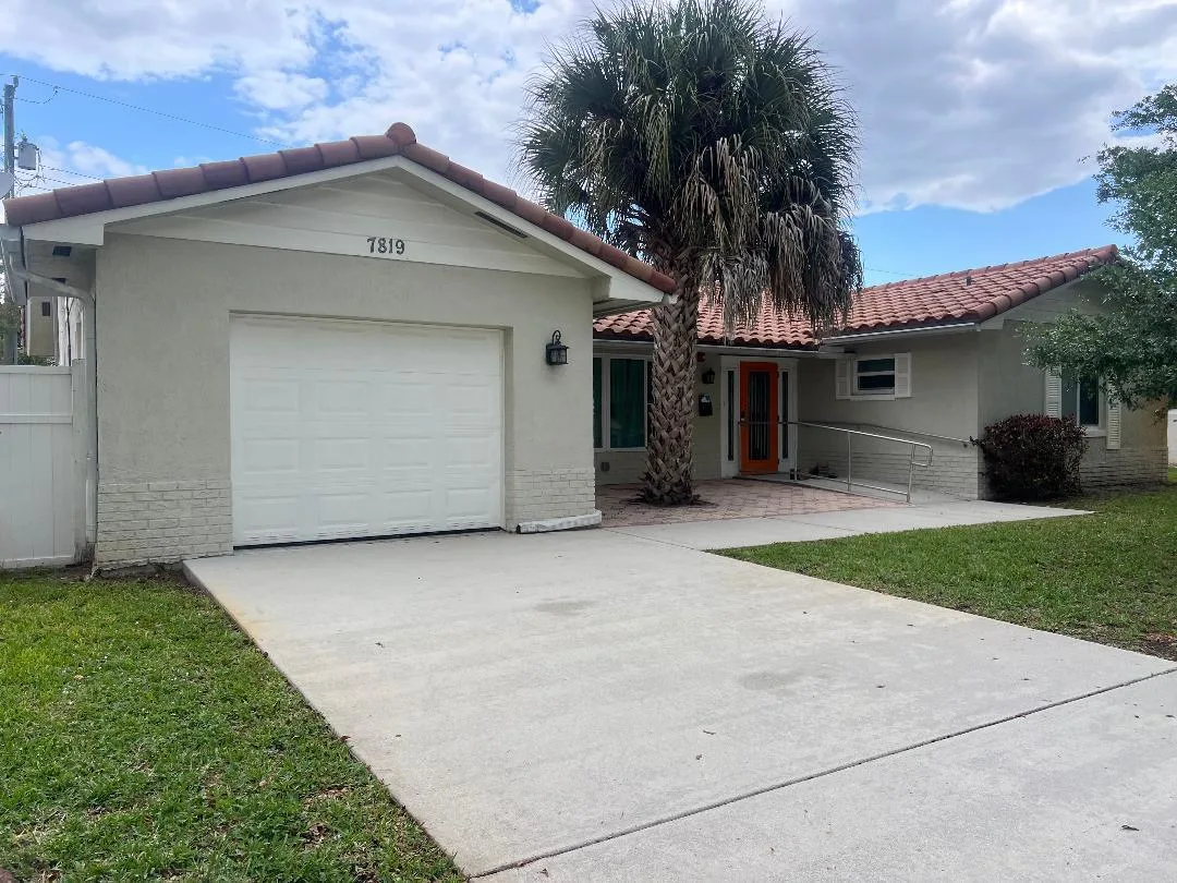 7819 NW 40th Street, Coral Springs, FL 33065